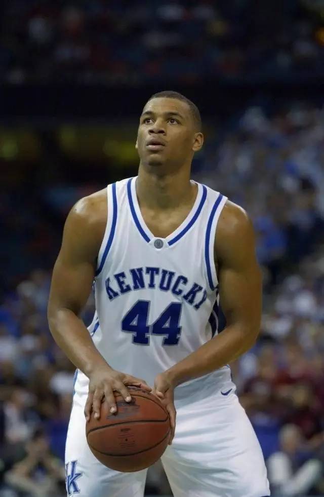 相比之下 相比之下