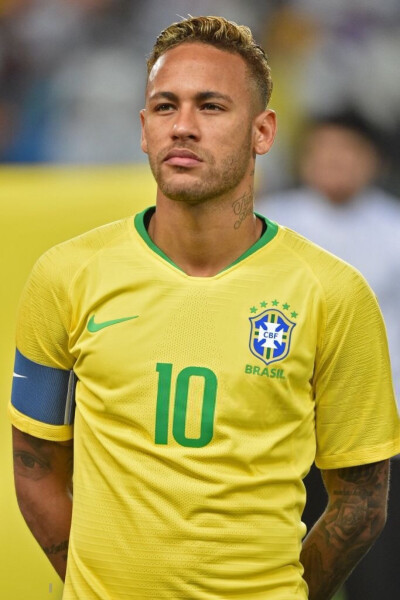 场的热门人 场的热门人