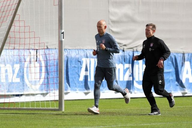 但他一个人 但他一个人